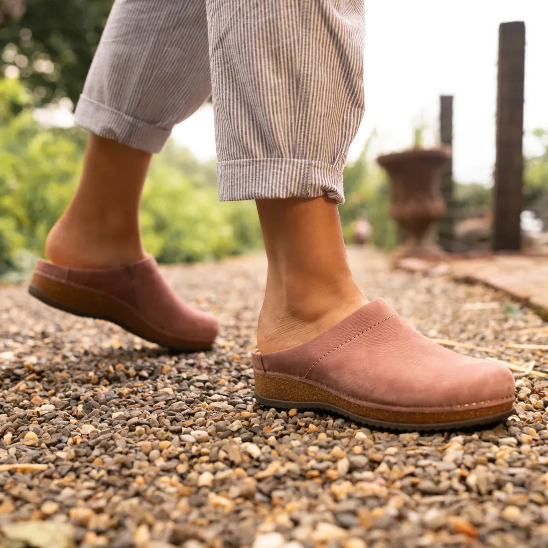 Dansko Mariella Womens Clog in Rose Milled Nubuck - Stylish Comfort Footwear
