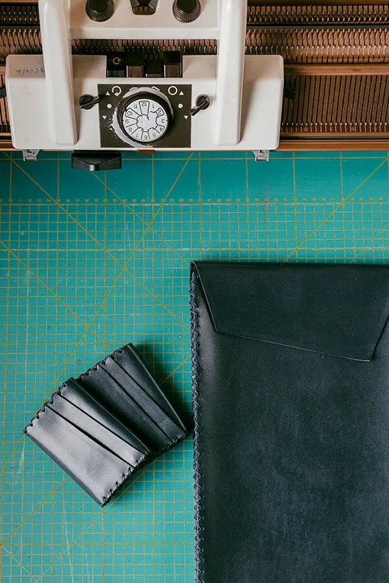 EARLYMADE Handmade Leather Portfolio - BLUE - LAST PIECE