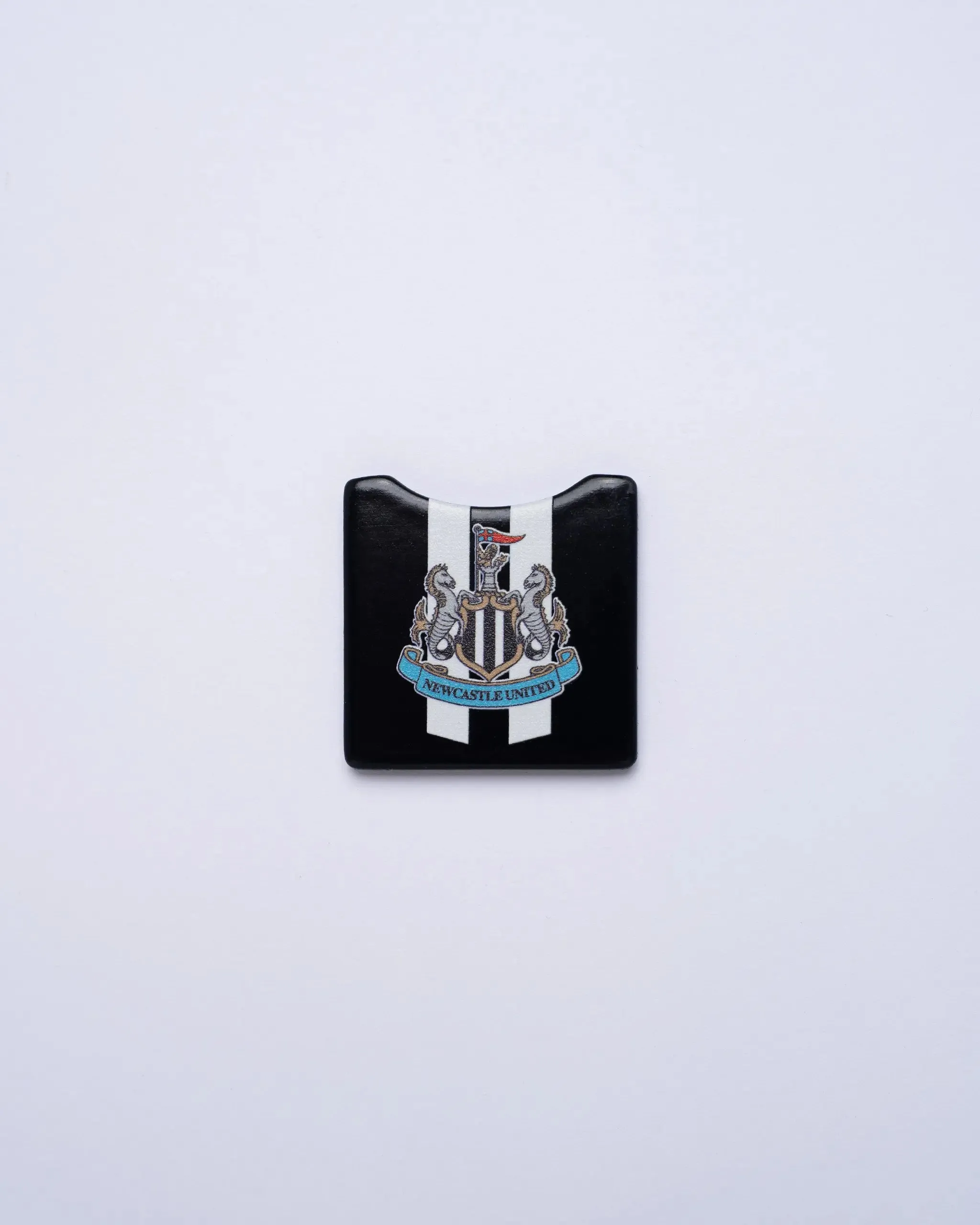 Certainly! Heres an optimized version of the product title with modifiers: 

Official Newcastle United TaylorMade Ibox Plus Golf Accessory - Premium Quality